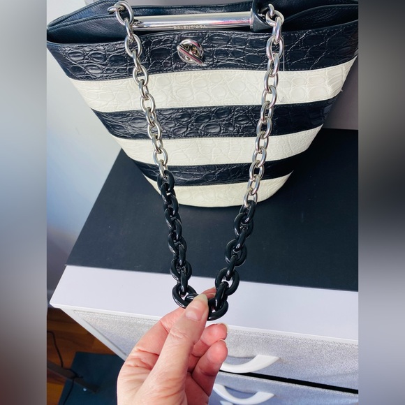 BALENCIAGA NEW BLACK/WHITE STRIPED EXOTIC SKIN LEATHER MAXI BUCKET TOTE BAG AUTH - Picture 17 of 17